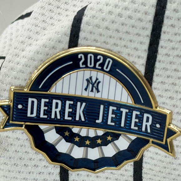 New Era 9Fifty NY Yankees Derek Jeter 2020 White and Navy Pinstripe SnapBack - Picture 9 of 12